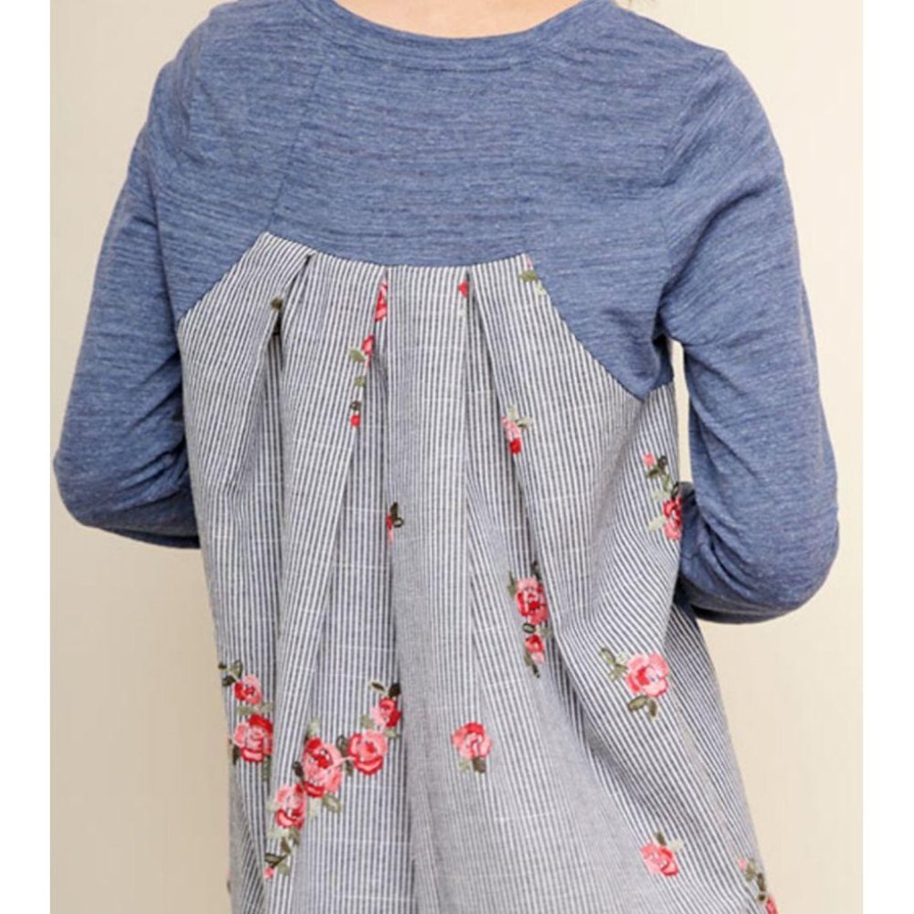 Umgee S Blue Rose Embroidered Hi Low Pleated Back - Picture 3 of 7